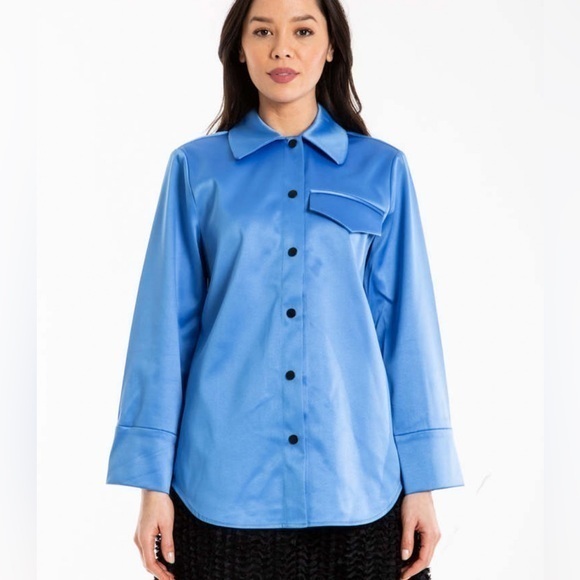 Baum Und Pferdgarten Jackets & Blazers - NWOT Baum Und Pferdgarten Size L • Blue Berly Snap Button Silky Jacket Top.